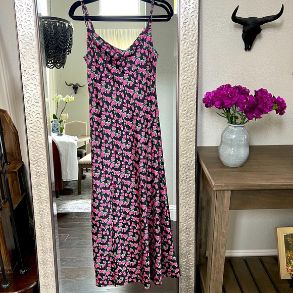 Floral dress with front slit - Picture 1 of 6